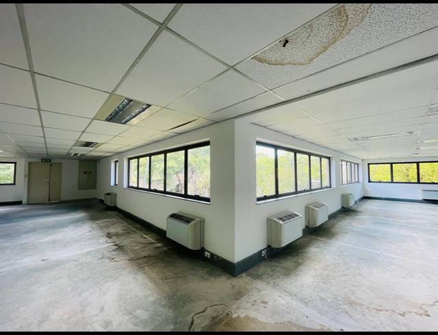 484M² OFFICE TO LET IN RANDJESPARK